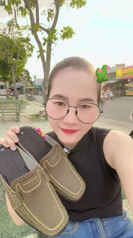 Giày sục xanh rêu đây chào anh chị nha#giaynam #giaydepdanamthanhdat #giaysucnamdep #giaysuc #depbitmui 