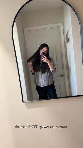 obsessed with linen pants this pregnancy 🫶🏼 these from @onequince are so comfy  #pregnantootd #pregnant #MomsofTikTok #thrifting #thriftedfinds 