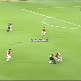 O melhor atacante na história do FUTEBOL, simplesmente Ronaldo fenomeno   #ronaldofenomeno #ronaldonazario #r9 #fyp 