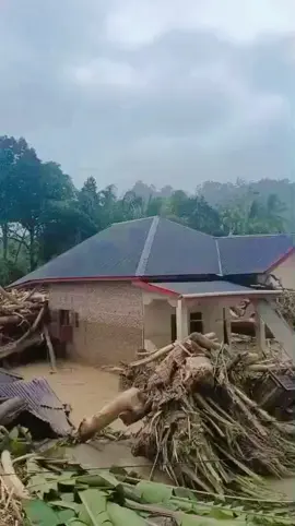 hancur sudena bagas nmi i dh tuhan  sekejap do dibaen banjir i 😭😭😭 #banjirbandang #fyp #garoga #batangtoru_tapanuliselatan 