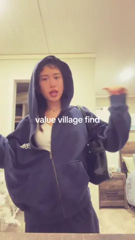 im talking abt the bag not the coconut water #fyp #thrifting #haul #xyzabc 