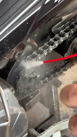 Combo dưỡng sên xe máy  https://s.shopee.vn/50RX4Fuo7W