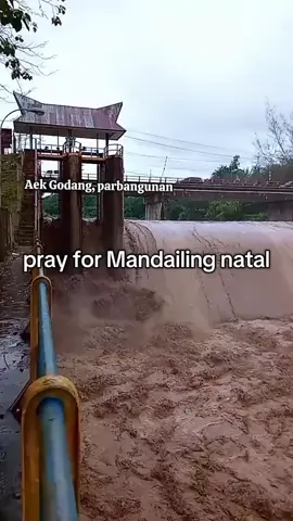 pray for Mandailing Natal🤲 semoga kita semua dalam lindungan Allah SWT 🤲🥺 #mandailingnatal #bencanaalam #banjir #tapselmandailing #tapsel 