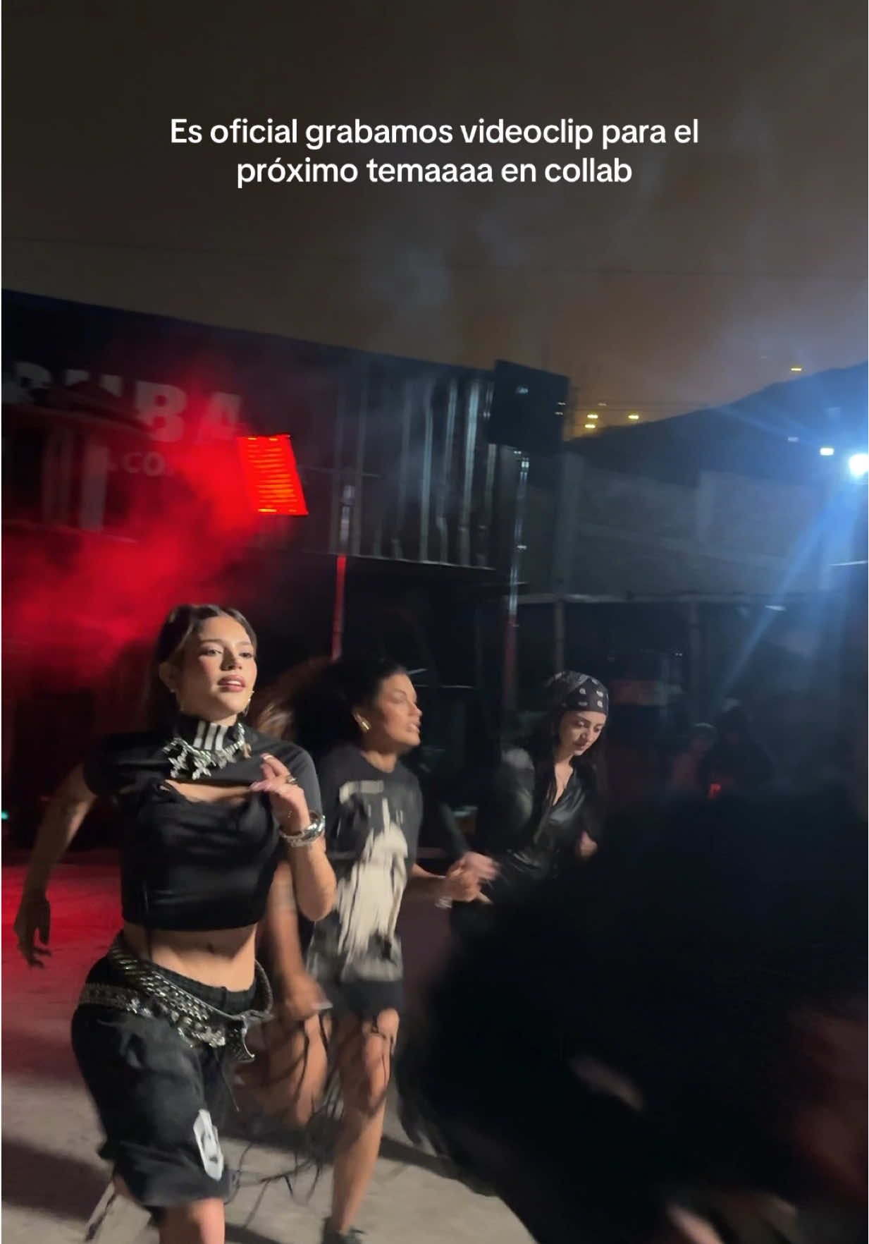 Salimos con el próximo tema 12 de diciembre en collab con las pirras !!! Yaaaaasss 👑 