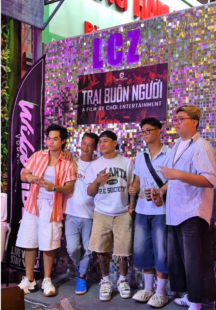 Đoàn làm phim TRẠI BUÔN NGƯỜI có mặt trong buổi Crew Night tại LẮC CHILL ZONE 😘🤗#lacchillzone #traibuonnguoi 