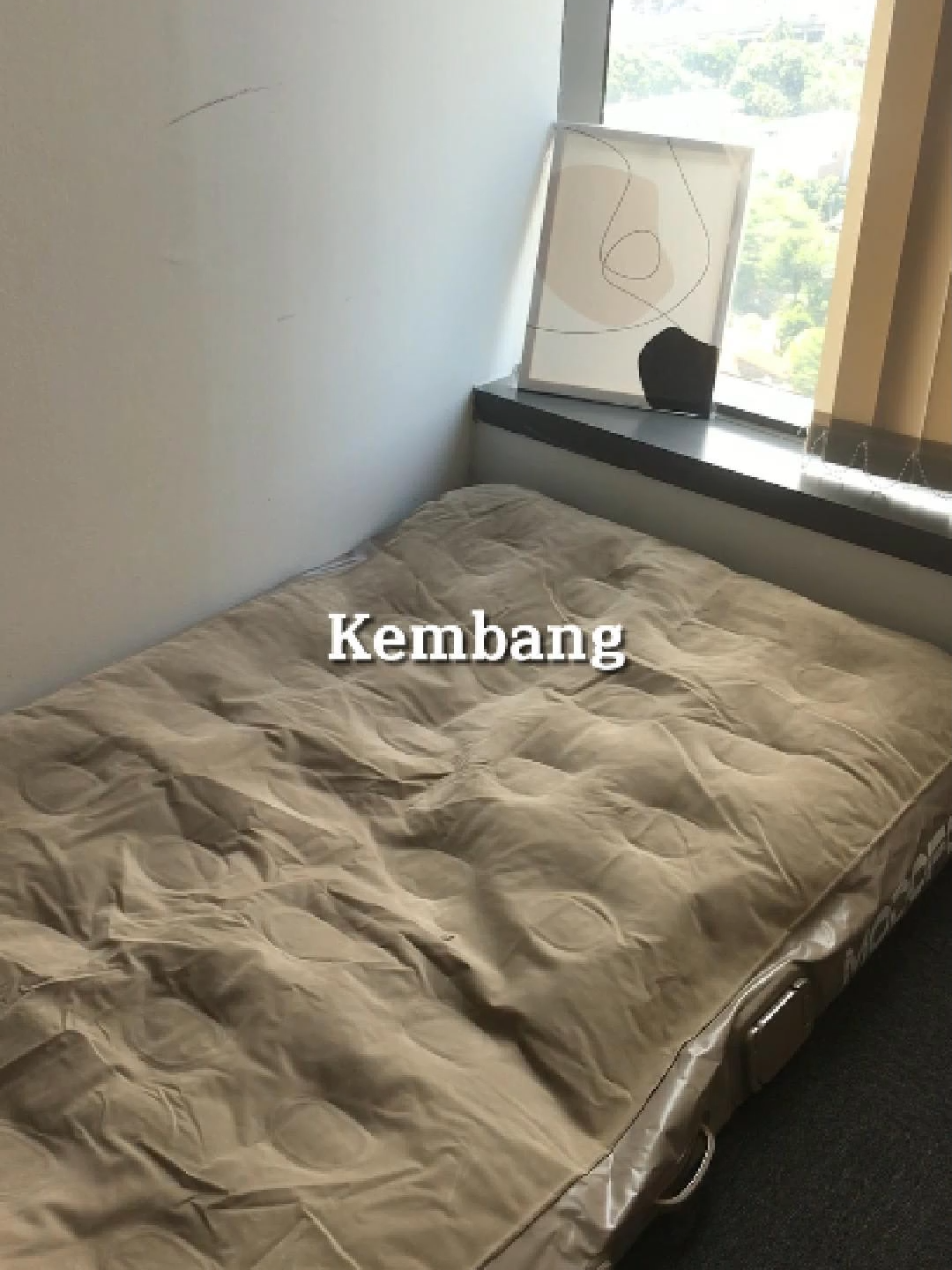 Lipat. Kembang. Lipat. Kembang. Lipat. Kembang. Seminit je dah settle! Nak simpan senang, nak guna lagi senang! Selesa + praktikal, semua ada dalam satu 😍😍😍 #kualititerjamin #comfortable #barangviral #MODOFO #tilamangin #tilamviral #inflatablebed #mattress #viraltiktok #shoppinghaul #shoppingraya #hidupbijak #sewarumah #tidurnyenyak #portable #FYI #FYP #kel