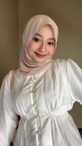 @CuteFii🍓 spill 👈🏻 #foryou #outfitidea #hijabinspirations #foryoupage 