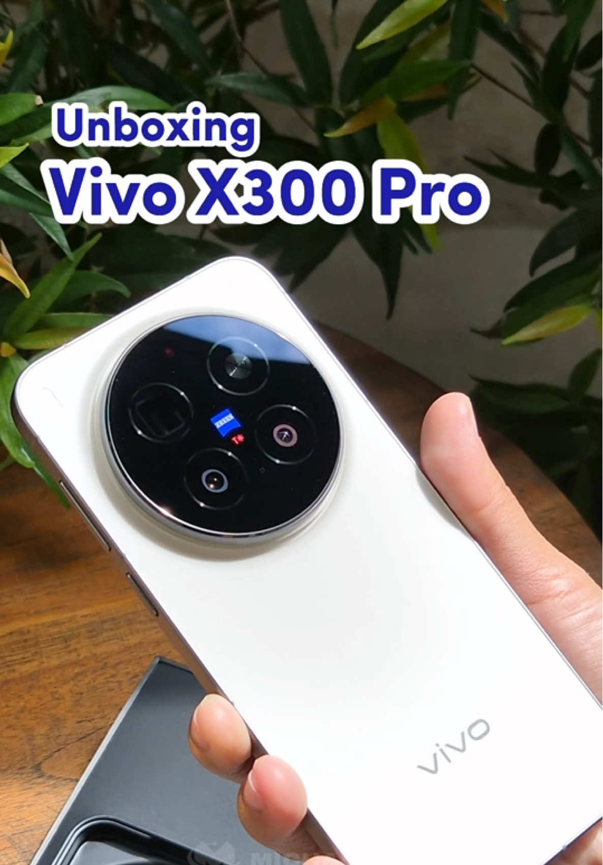 Unboxing Vivo X300Pro✨🫶#fyp #unboxing #vivox300pro #x300pro #gadgetin 