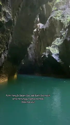 tempatnya ramai tapi dia kesepian karena cintanya Tidak kembali❤️ #fyppppppppppppppppppppppp #fyp #fypシ゚ #lelilefsawai #wedabaynikel🇲🇨🎌 