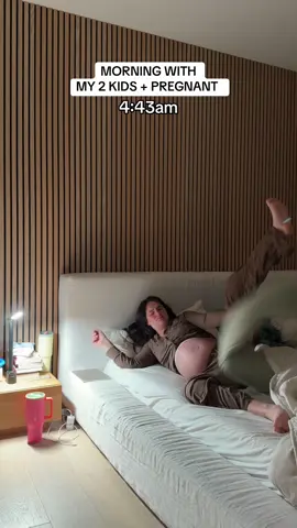 I’m in labor after the end 😂 chaotic family mornings #pregnant #mom #momlife #momtok #grwm  