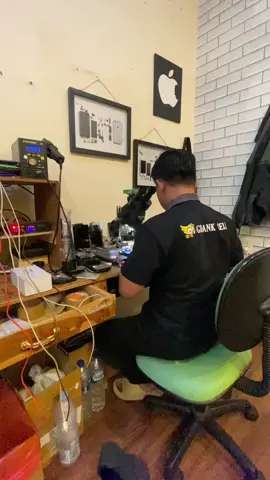 Suara langka tidak selalu berbunyi, tapi bumi tau siapa yang sedang berjuang diam diam. #cakwefal #servishp #fyp #probolinggo #jawatimur 