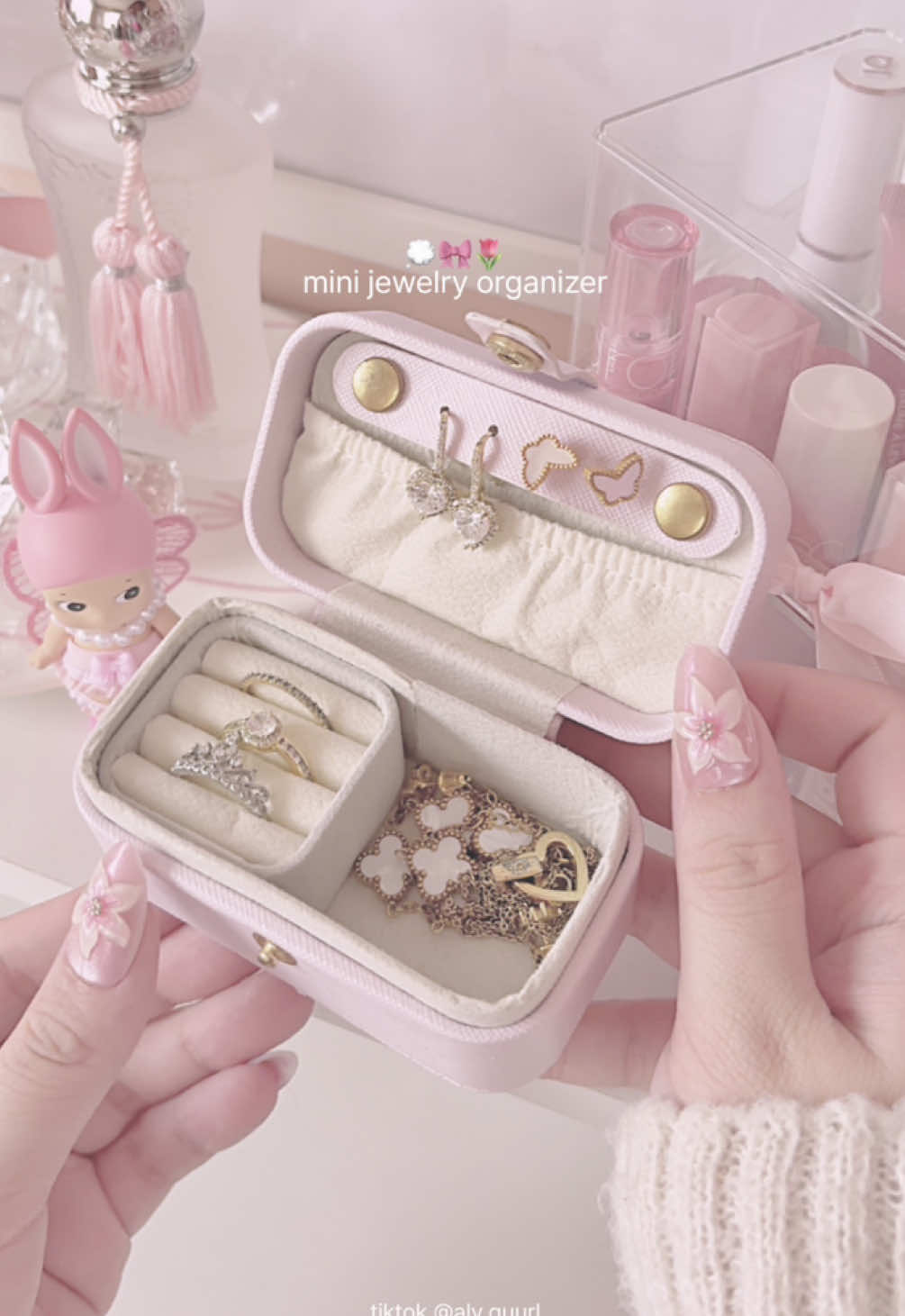 mini jewelry organizer 💭🎀 #giftideas #jewelryorganizer #giftsforher #fyp #trending 