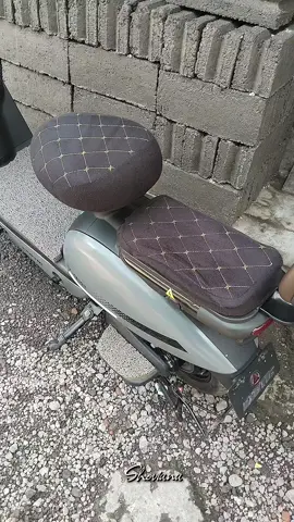 pengen sepeda listrik jadi aesthetic kaya gini?,checkout cover jok ini aja 😍😎#coverjok #sarungjoksepedalistrik #coverjoksepedalistrik #lewatberandafyp 