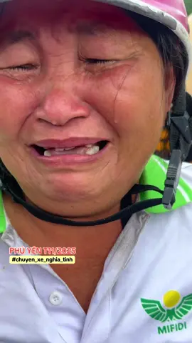 BẦU ƠI THƯƠNG LẮM BÍ CÙNG. TUY RẰNG KHÁC GIỐNG NHƯNG CHUNG MỘT GIÀN #phuyen #47daklak #lulutmientrung #muabao #vietnamtoido 