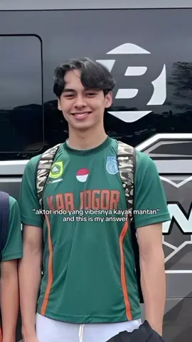 vibes fattah dan dia tuh bener bener sama, bahkan bentuk alis, mata, rahang, bibir bawah dan cara fattah senyum tuh bener bener mirip dia, mereka emang ga mirip tapi vibes mereka sama🥹🥹#CapCut #fattahsyach #fyp #fangirl 