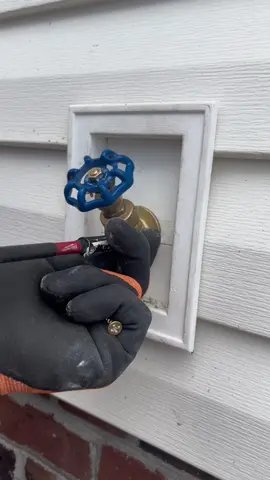 How to Replace Outdoor Faucet