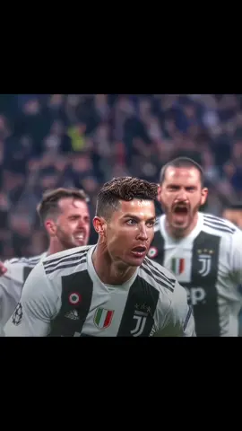 Wait for the ending 🐐😉 #footballedit #ronaldo #messi #fyp #football 