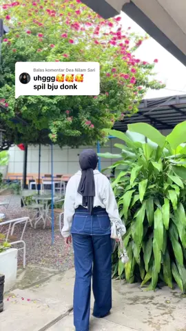 Membalas @Dea Nilam Sari dah lah cakep nya kebangetan..cuss lah samaan🩶#sweateroutfit #sweateroblong #sweaterzipper #sweateroversize 