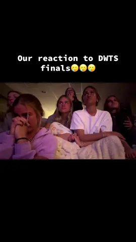 I love robert but Alix deserved that🥲🥲 at least aubrey is happy… #dwts #alixearle #robertirwin #dancingwiththestars 