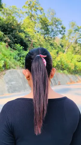 Whyy I’m so obsessed with deuda song nowadays😭