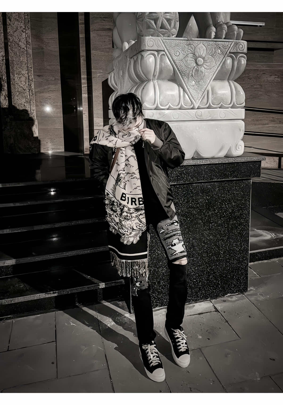 Khăn quàng cổ hoạ tiết BBR 🛍️🧣#khanquangco #khanburberry #phukienthoitrang #outfit #outfitmuadong 