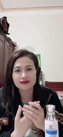 Giữa rong nho truyền trắng hỗ trợ cấy trắng ,kích trắng và làm đều màu da,chỉ cần dùng mỗi ngày sẽ có làn da trắng hồng tự nhiên mịn màng nhé c em...