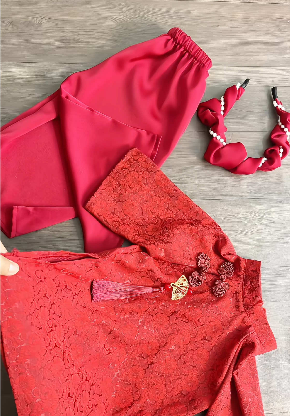 Mẫu mới 2026. Tặng kèm bờm. Họa tiết hoa cúc. #aodaichobe #aodai #aodaichobe #aobegai #aotet 