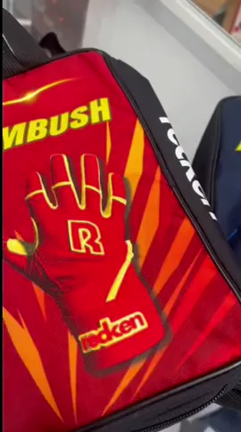 The super important fun fact is: THE Sydney Blue Sox & Perth Heat Baseball Teams are wearing these gloves this ABL season!! Come get yours for a great Christmas present ⚾️🥎🤍💙❤️🔥📍📣🎄 #rbiaustralia #baseball #softball #Christmas #battinggloves  