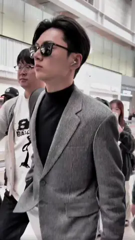 #jay Arrived at hongkong airport for mama DONT FORGET TO VOTE ENHYPEN LIVE FOR DAESANG ON APK MNET PLUS #enhypen #engene 