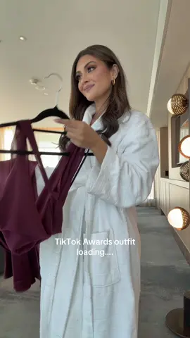 My little Cinderella moment tonight at the TikTok Awards ♥️ #tiktokawards #ootn 