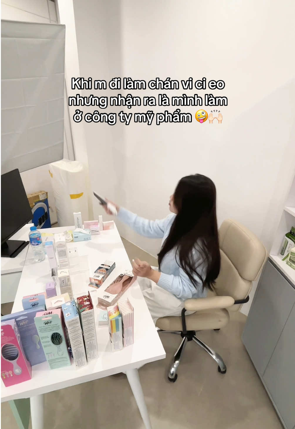 đi làm cty mỹ phẩm peak vi ci eo biết jjj #xuhuong #viral #fyp #beauty #officelife 