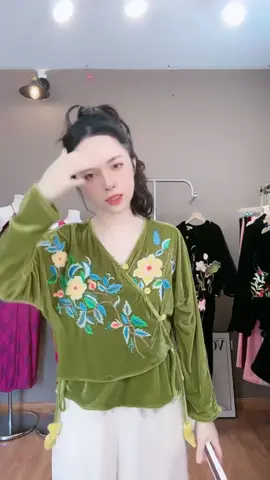 Áo Nhung The Tay Dài Cổ V Vạt Chéo Buộc Dây 3 màu