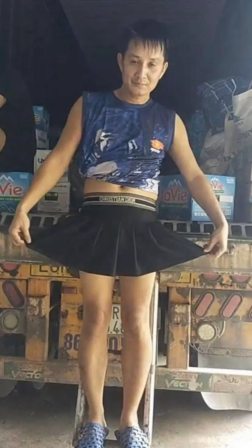 Thật dễ thương Đàn ông Việt Nam đơn giản là vậy hihi…ảnh mùa lũ