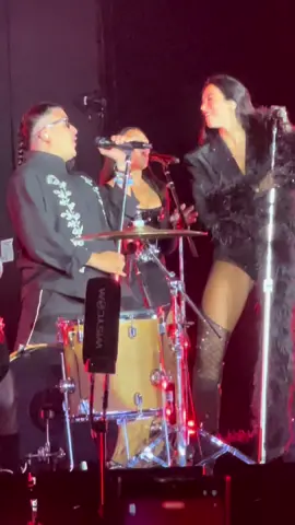 Dua lipa cantando cariñito con mesones #conciertoperu #dualipa 