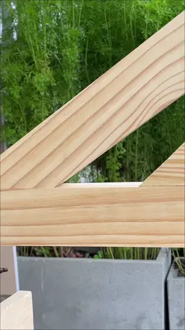 A veteran carpenter’s precise woodworking joint technique. #DIY 