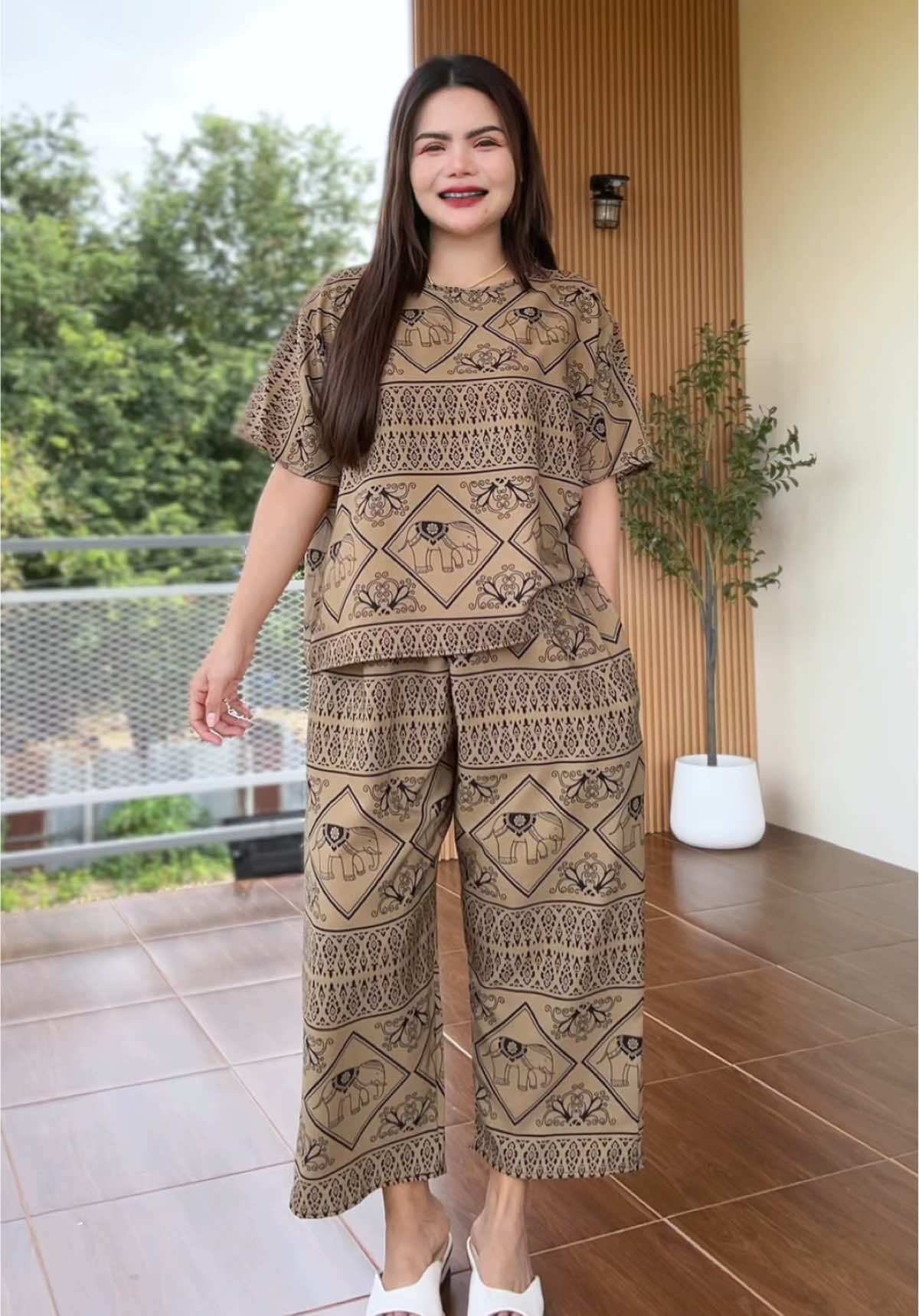 ชุดเซทขายาวลายช้างผ้าไหมอิตาลีสวมใส่สบาย#ชุดเซทขายาว#ชุดเซทลายช้าง#ชุดเซทใส่สบาย#ชุดเซทสาวอวบ#ไอเดียแต่งตัวผู้หญิง