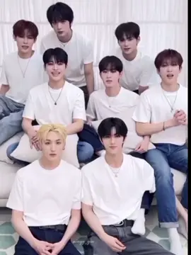 teriakan yang ga akan bosen ku dengar, teriakan yang ingin aku denger sampai kapanpun. dengan mereka aku merasa di cintai,bener bener definisi cinta yang setara🥹💚 ayo terbang dengan tinggi 9 pangeran ku, tunjukan kepada dunia kalau kalian bisa jadi yang terbaik @XODIAC 🥹🫶🏻 #xodiac #소디엑 #xbliss💚 #cinta #fyp 