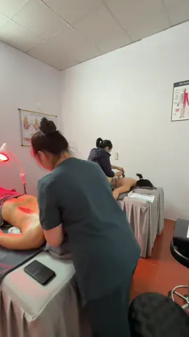 Học viên mới vào nghề, dạy đúng 10p là biết đi máy luôn các bác ạ. Vào nghề chưa bao giờ đơn giản đến thế. Ib để em Thuỷ chia sẻ cách làm nha #Doanthuyperfect #chuyengiaocongnghespa #khoinghiep #daynghe #hocvien 