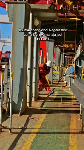 aslinya cuma lagi nyamar aja dek