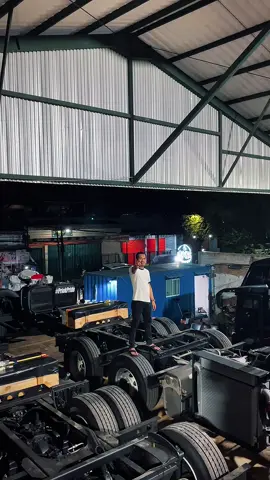 Pakett MANtappp @utrans_official @U trans 🔥 #fyp #utrans #busmania #pariwisata #priokpride 