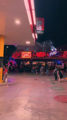 #StrangerThings #5 #fud #oxxo #monterrey @fud.mexico que deliciosa la pizza con jalapeño @TiendasOXXO 