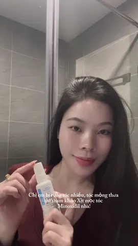 Chị em tóc rụng nhiều sau sinh, tóc thưa mỏng thì dùng thử xịt mọc tóc Minoxidil 2% này, cứu tinh cho mái tóc của tui #xuhuong #uyenriviu #xitmoctoc #minoxidil 