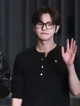 Daddy’s home🛐 #leeleo #이리오 #alphadriveone #ald1 #foryou @ALPHA DRIVE ONE @LEO 