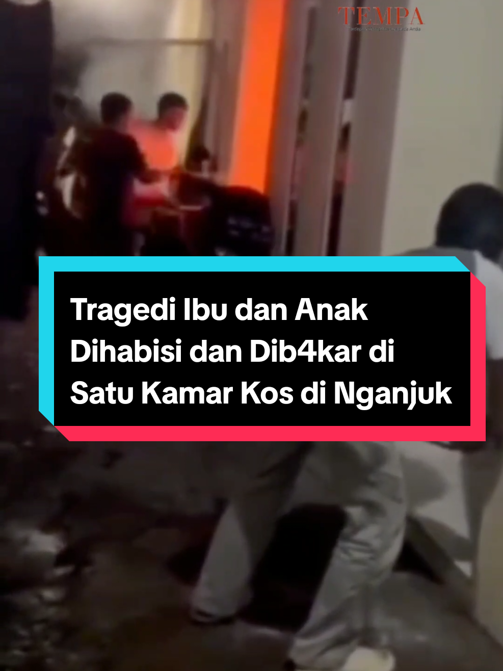 Ibu dan anak ditemukan tewas di kamar kos Jalan Mongonsidi, Payaman. Satu korban selamat. Polisi mendalami dugaan pelaku menghabisi korban lalu membakar kamar kos. #TragediNganjuk #Nganjuk #Kriminal 