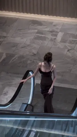 E xinh em đứng 1 mìn cũng xinh🤭