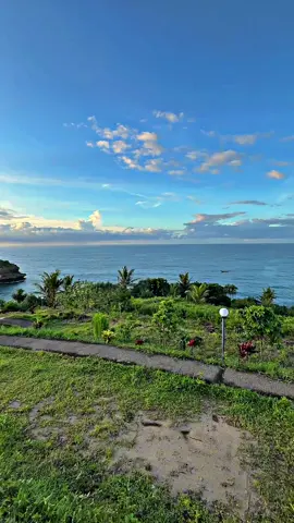 #songgolangitblitar #vibes #pantaipudakblitar #sunrise #blitarjawatimur 