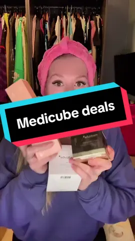 Medicube Black Friday sales are now live on TikTok Shop and I’m going through everything I’ve purchased 😍💙 The pore pads, collagen jelly cream, vitamin C capsule cream and collagen sleeping mask are all incredible — and the prices right now are unreal! Perfect time to try or stock up ✨ #Medicube #SkincareFaves #BlackFriday #TikTokShopFinds #TikTokMadeMeBuyIt 