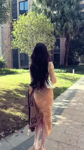 時間和歲月是不可預測的。每個人都跟 以前不一樣了! “Thời gian năm tháng vô tình. Ai rồi cũng khác chính mình ngày xưa!