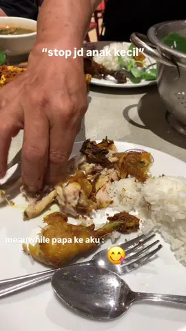 aku tetap anak kecil dimata papaa 😋❤️