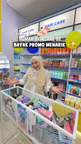Waaahhhh ga perlu jauh jauh lagi nih kalau ke @rumahskincare88 karena udah buka cabag ke3 nya di Gunung Malang 🤩✨ Lagi banyak promo menarik banget Ada tebus Skincare Rp.1 GASSSSSS sih 🤩✨🔥🔥 Yukk langsung aja datang kesini ya 🤍💙 #rumaskincare88 #GrandOpeningRSC88 #RumahSkincare88 #NewStore Lihat semua 9 komentar 18 jam yang lalu @Rumah Skincare 888 